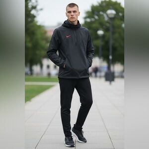 NWT Nike Performance 1/4 Zip Football Jacket, DV6754-013. BLACK/RED Small